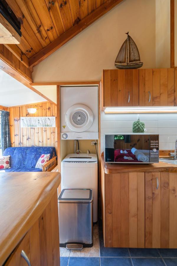 Supacute Character Cottage, Wifi, Sky Tv, Spa Bath, Spa Bath, Dble Kayak And Possibly A Car! Palm Beach Bagian luar foto